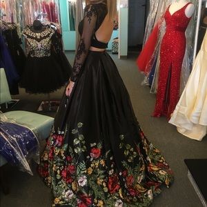 Sherri Hill Dresses - sherri hill black floral 2 piece prom dress Sherri Hill Dresses - sherri hill black floral 2 piece prom dress